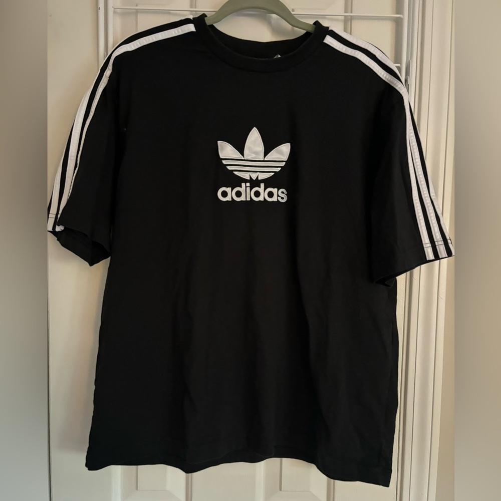 Adidas t shirt with racing stripes never worn
